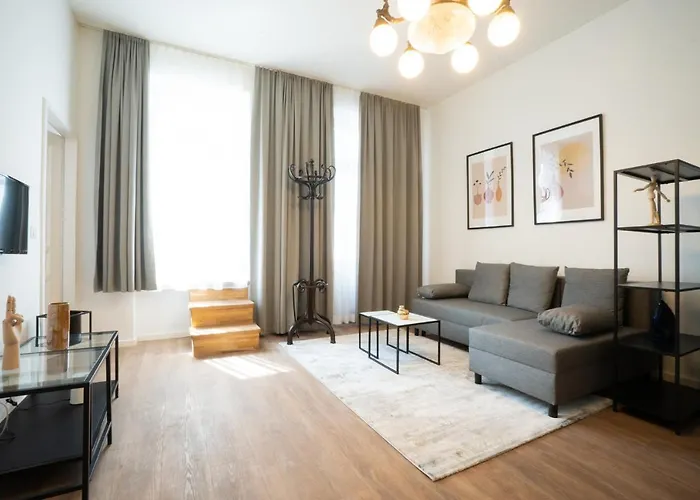 Spacious With Huge Shared Terrace And Grill Located Between Centre And Donau River Viena